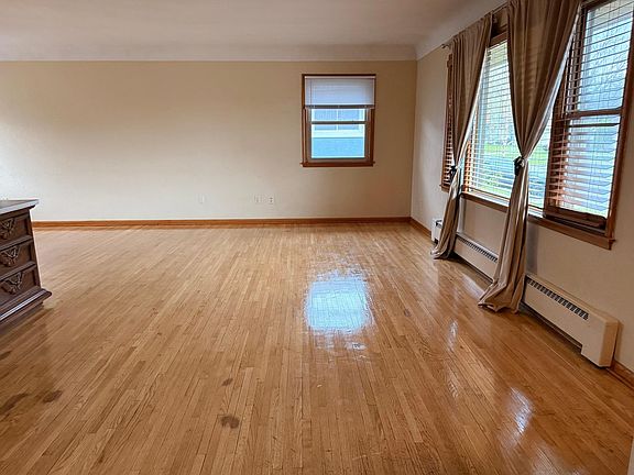 2nd image of 2035 California Ave E