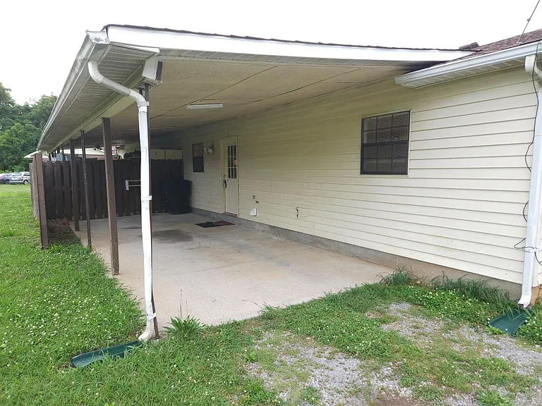 340 Creekwood Ct #B — Photo 10