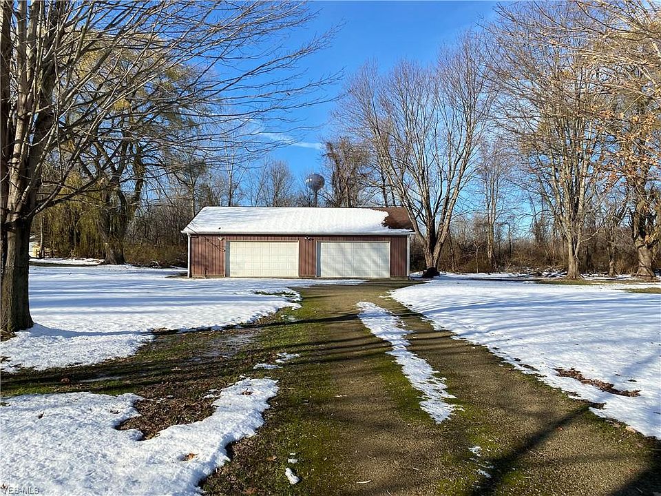 1st image of 566 Janet Dr