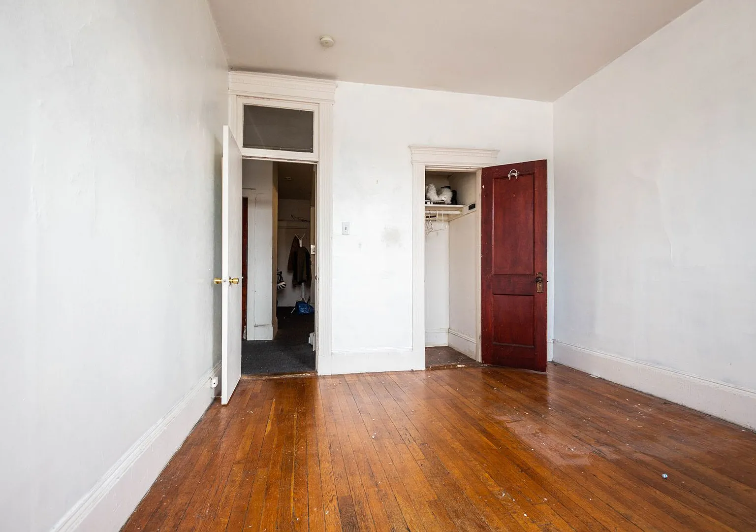 Packard's Corner Area of Allston. Heat and Hot Water Included, Laundry on a Site, Eat-in Kitchen — Photo 3