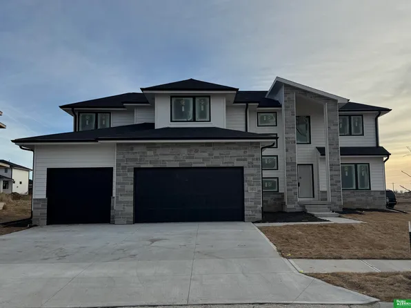 5801 Purple Martin Pkwy, Elkhorn, NE 68022