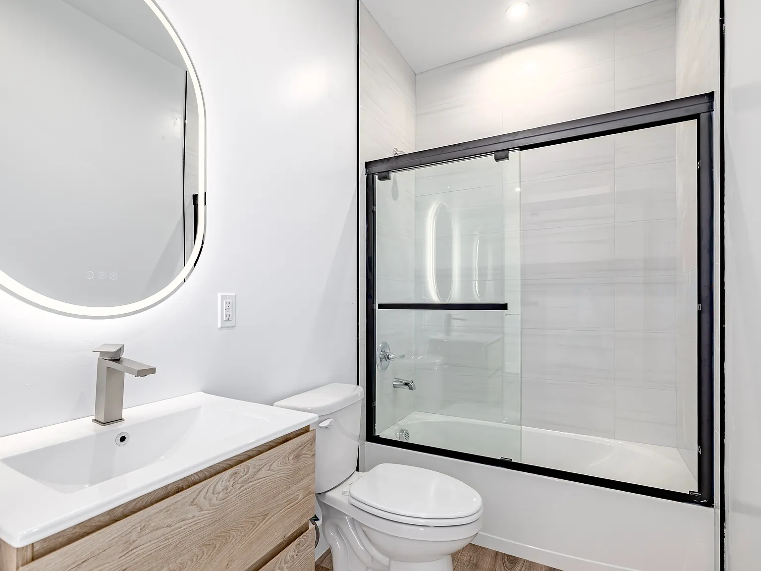 2 bed, 1100 sqft, $2,995 — Photo 2