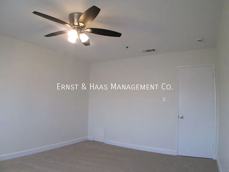 8621 1/2 Cedar St — Photo 25