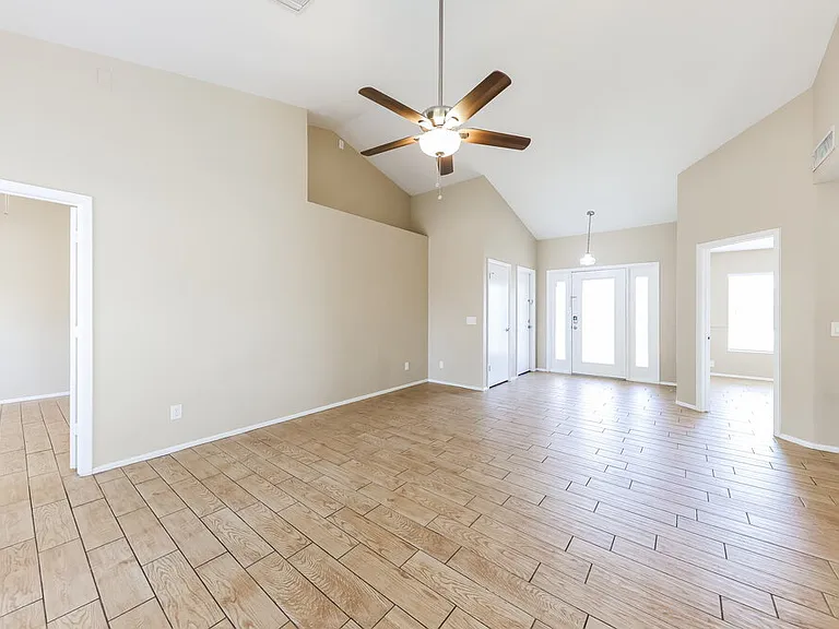 10801 W Wagon Wheel Dr — Photo 4