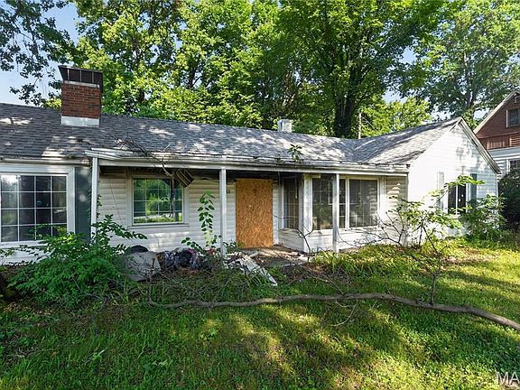 4th image of 35 Robert Ave