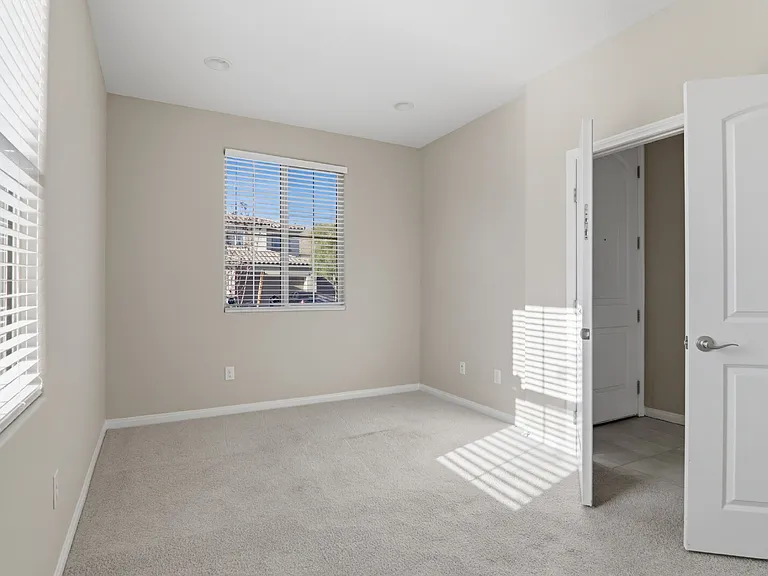3158 Molinos Dr — Photo 6