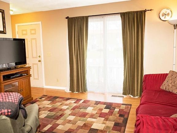 3rd image of 1434 Canyon Dr #8