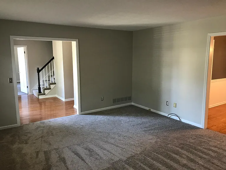 1595 Hamilton Ct — Photo 3