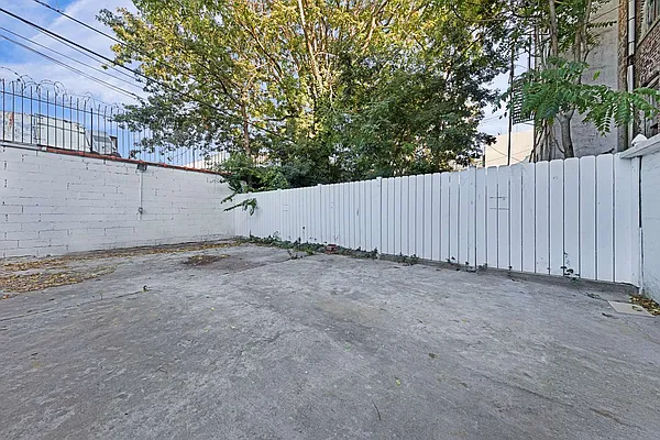 Rented by Compass | media 11