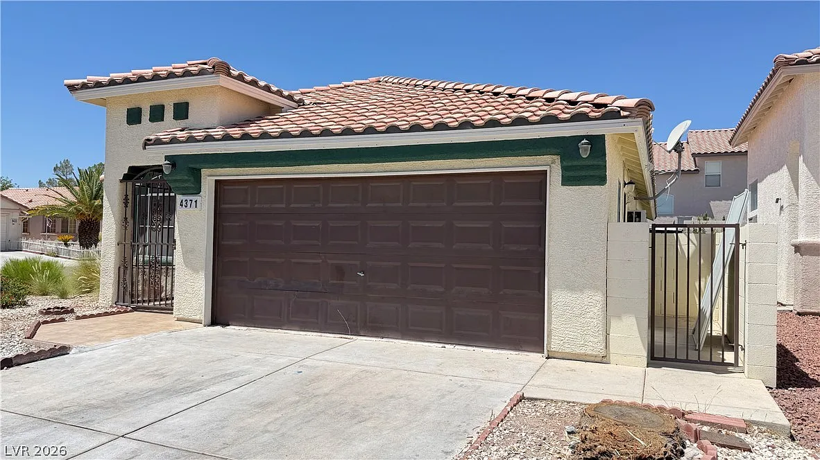 4 bed, 3.0 bath, 1592 sqft, $2,050 — Photo 1