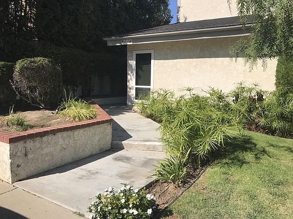2nd image of 2603 Voorhees Ave #B