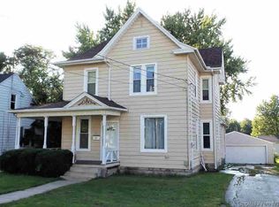 62 Columbus Ave, Galesburg, IL 61401