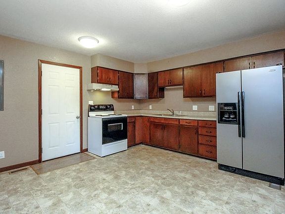 5th image of 120 W Showalter St