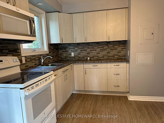 3rd image of 511 Harris Ct