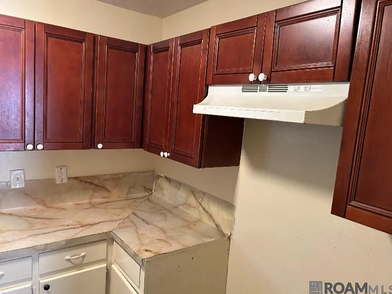 2203 Fairchild St — Photo 4