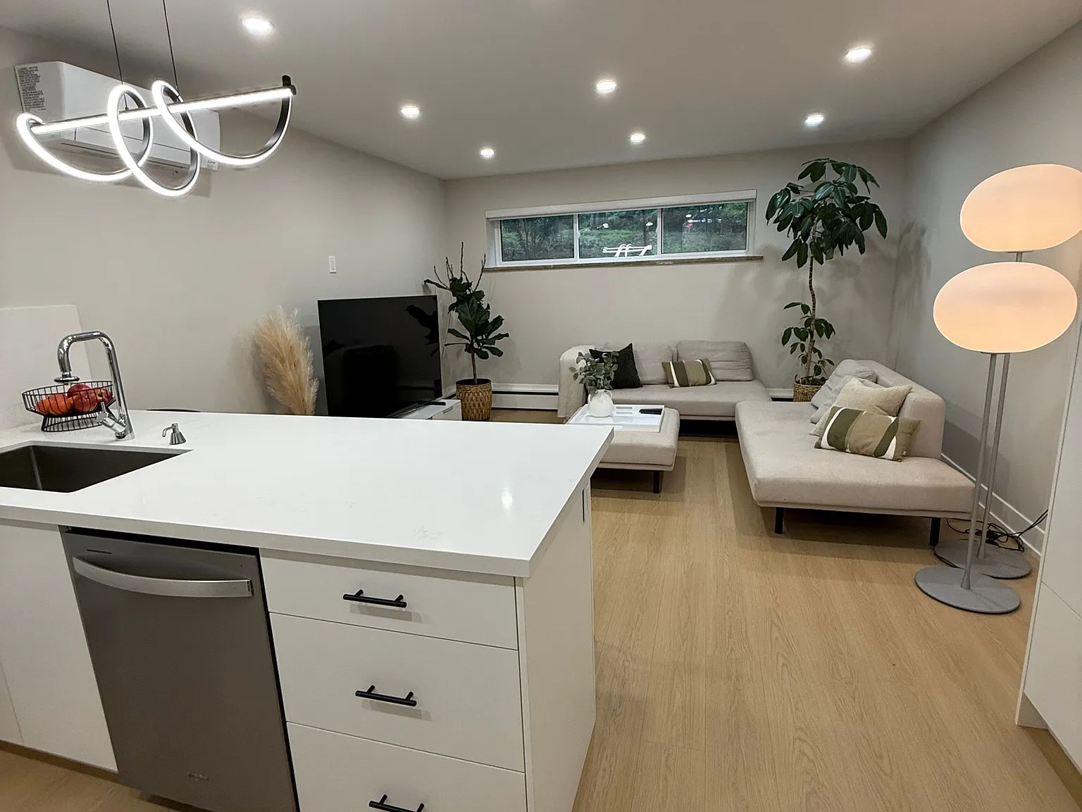 2 bed, $2,700 — Photo 4