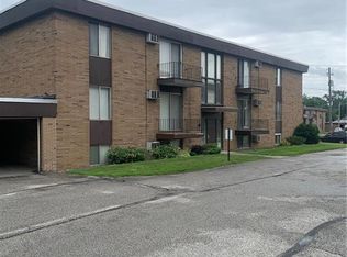 16111 Maple Park Dr #A8, Maple Heights, OH 44137