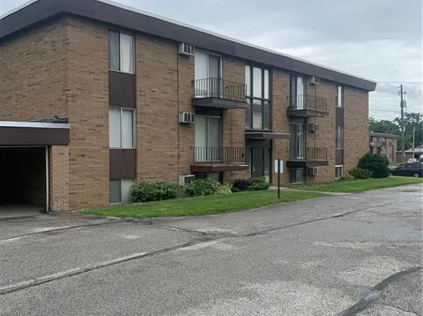 16111 Maple Park Dr #A8, Maple Heights, OH 44137