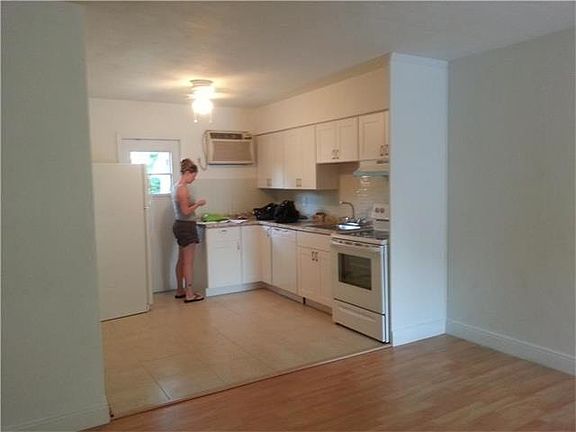 3rd image of 2126 Arthur St #1