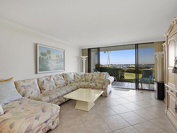 3rd image of 3701 S Flagler Dr APT B105