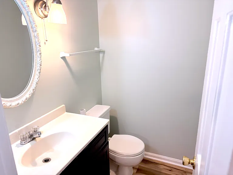 6813 Glendower Rd #B — Photo 11