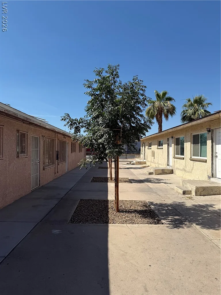 2 bed, 1.0 bath, 2610 sqft, $1,150 — Photo 3