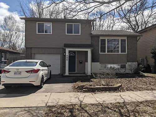 450 Midwood Cres Photo 1