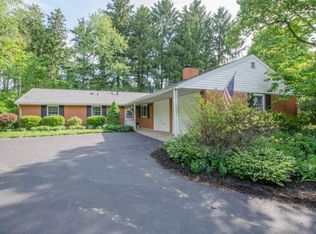 290 Pine Tree Dr NE, Granville, OH 43023