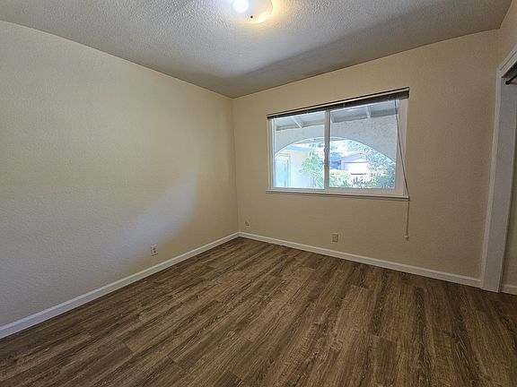 5th image of 2812 Cascade Pl