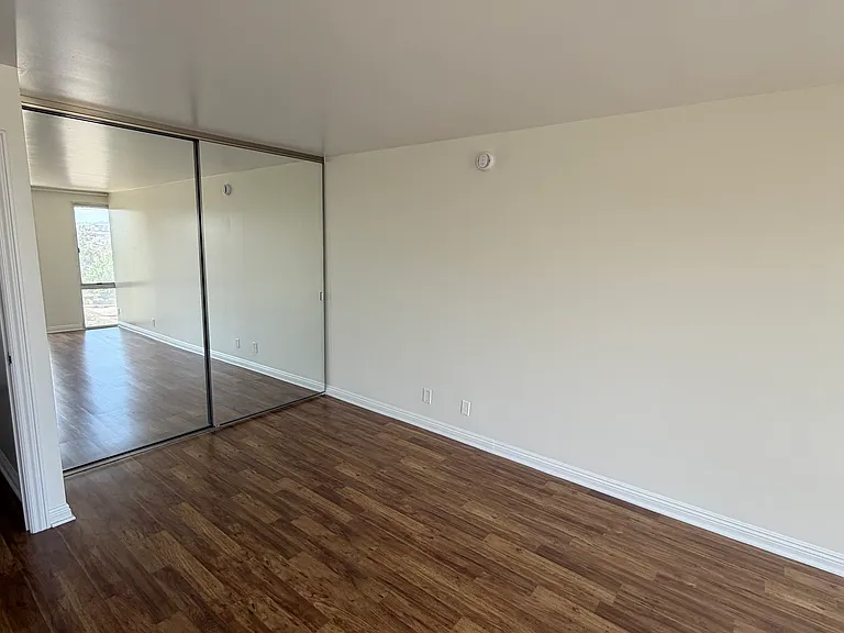 800 W 1st St #702 — Photo 14