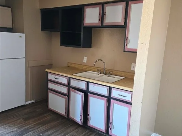 305 N 10th St APT 32, Las Vegas, NV 89101