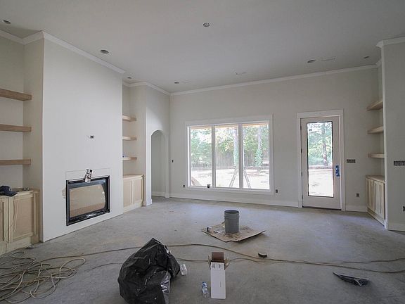5th image of 4675 College Ave