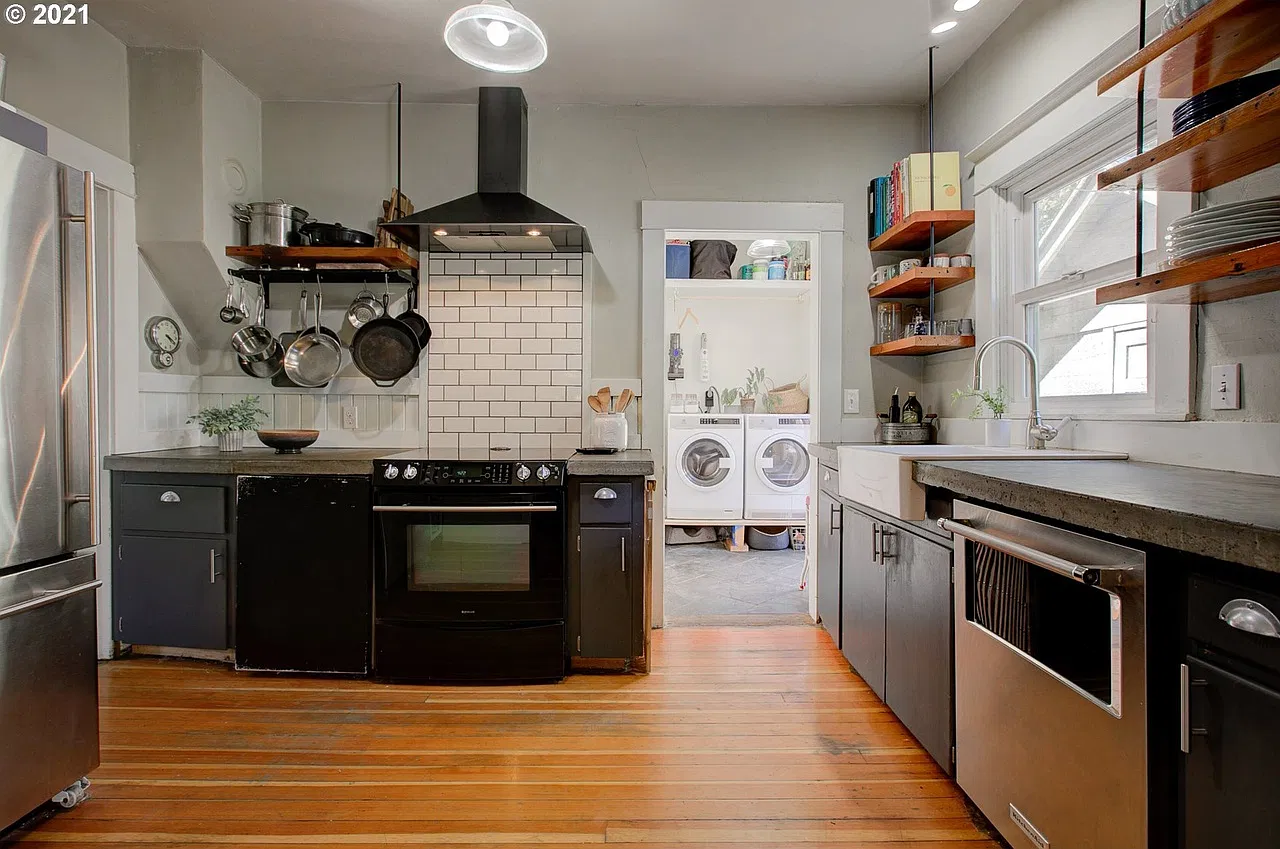 3 bed, 1000 sqft, $2,250 — Photo 4