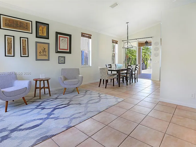 873 Sand Creek Cir — Photo 5