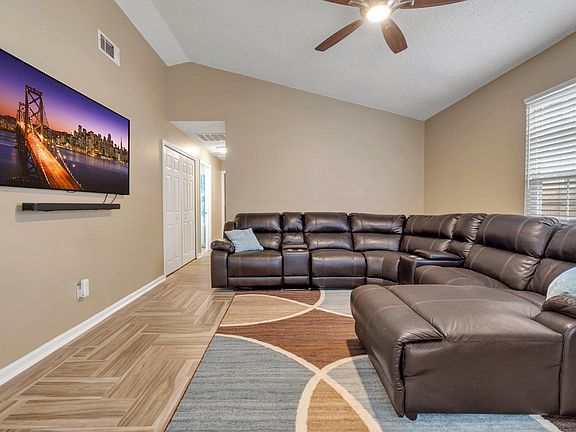 4th image of 4720 Hibiscus Ave