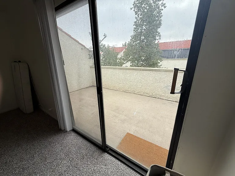 1325 W Latham Ave — Photo 9