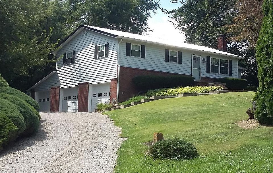 1st image of 3200 Lakewood Dr