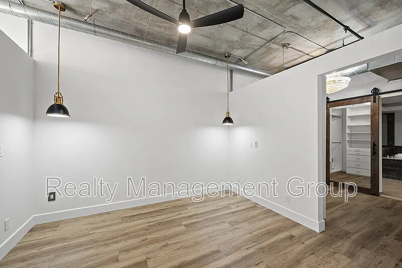 1 bed, 1.5 bath, 1257 sqft, $3,695 — Photo 3
