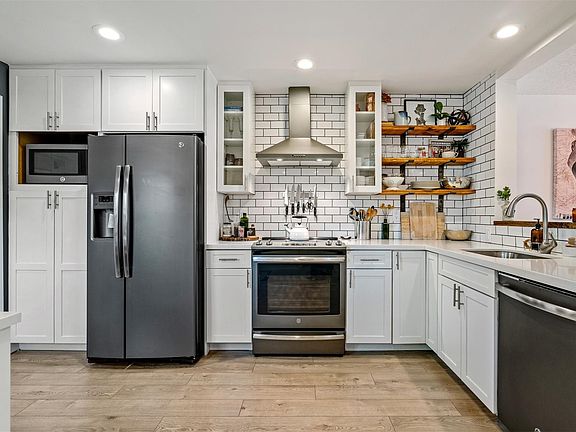 5th image of 1616 NE 5th Street #1616