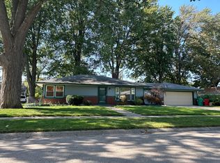 22811 Beechwood Ave, Eastpointe, MI 48021