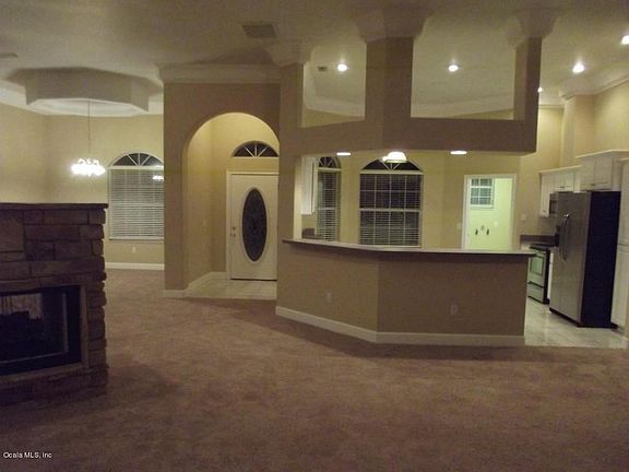 4th image of 461 Lake Dr