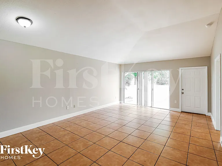 10352 SW 208th Ln — Photo 6