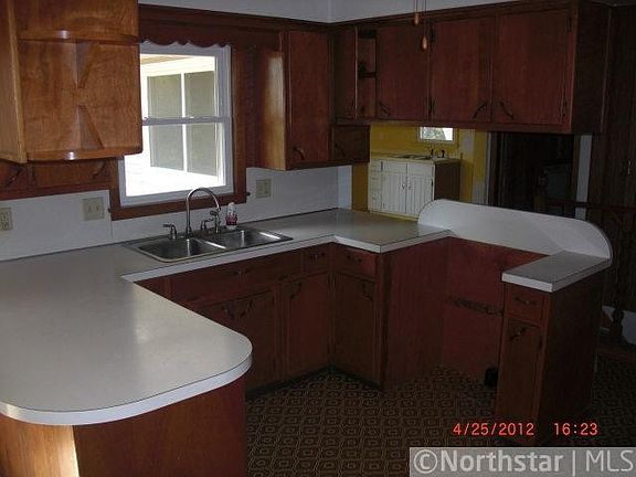 4th image of 19399 Inga Ave