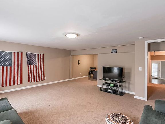 3rd image of 1319 Tilton Dr
