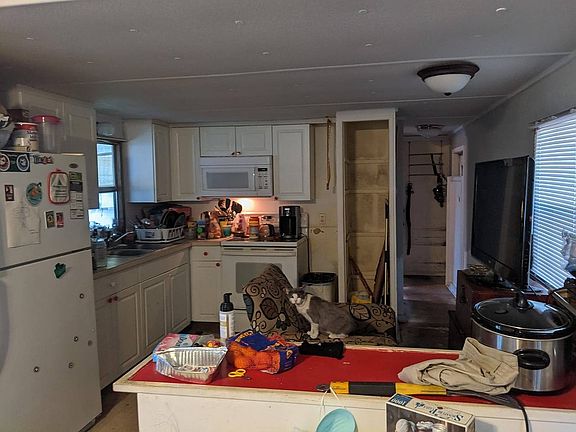 4th image of 150 Acapulco Ln