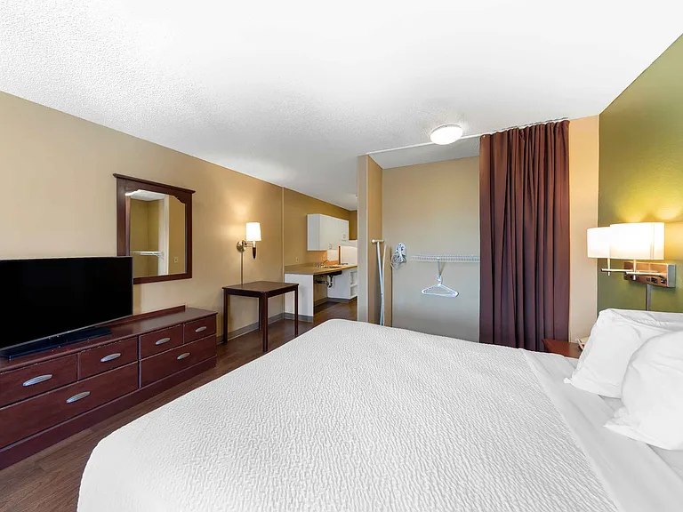Studio Suite - 1 Queen Bed