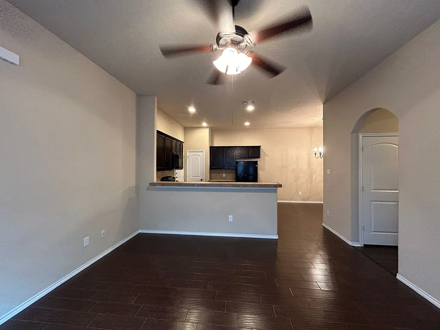 Close to Creekside Shopping & Restaurants /Fridge / Wood Like Tile & LVP - No Carpet / Fenced in ... — Photo 2