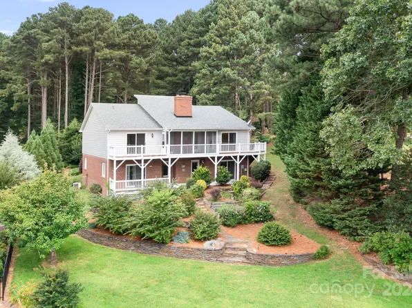 2494 Cherry Ln, Denver, NC 28037