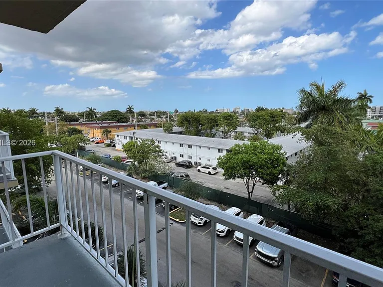 4550 NW 9th St #516E — Photo 9