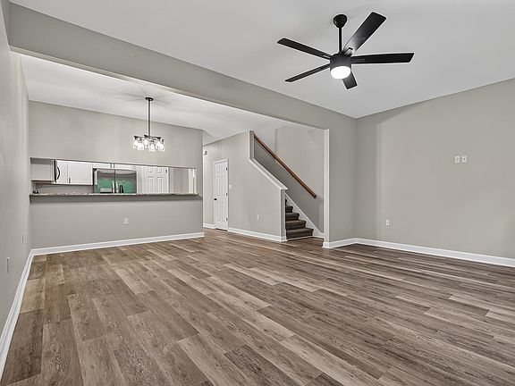 3rd image of 1320 Hendrix Rd APT 904